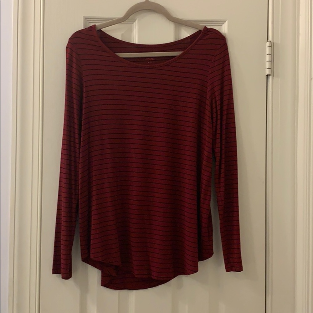 Long sleeve red top